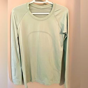 Women’s Lululemon LS Shirt Sz. 8